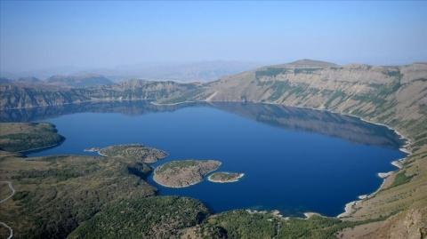 Nemrut Krater Gölü & Ahlat Selçuklu Mezarlıkları Turu