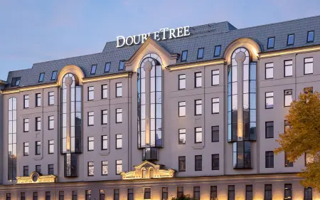 Hilton DoubleTree Moskova Arbat Otel
